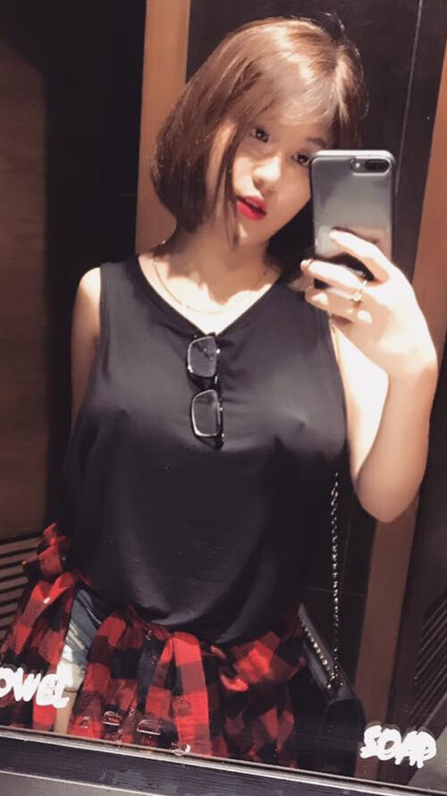 _潮流运动会：时尚与运动完美融合的网球盛事_，网球运动会海报手绘