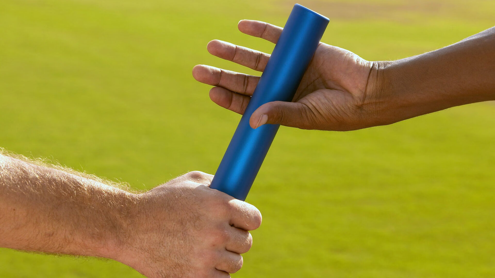 九游电竞官网-欧洲杯高潮不断：战术变化不断引领潮流！，欧洲杯高光时刻